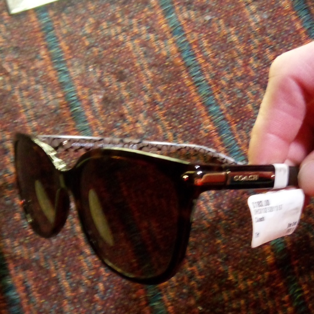 Coach Sunglasses with Coach Case - Picture 4 of 6